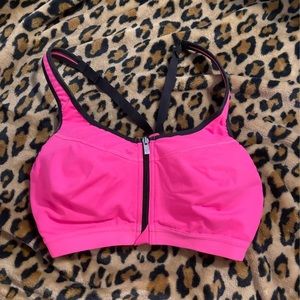 Sports bra size 32C